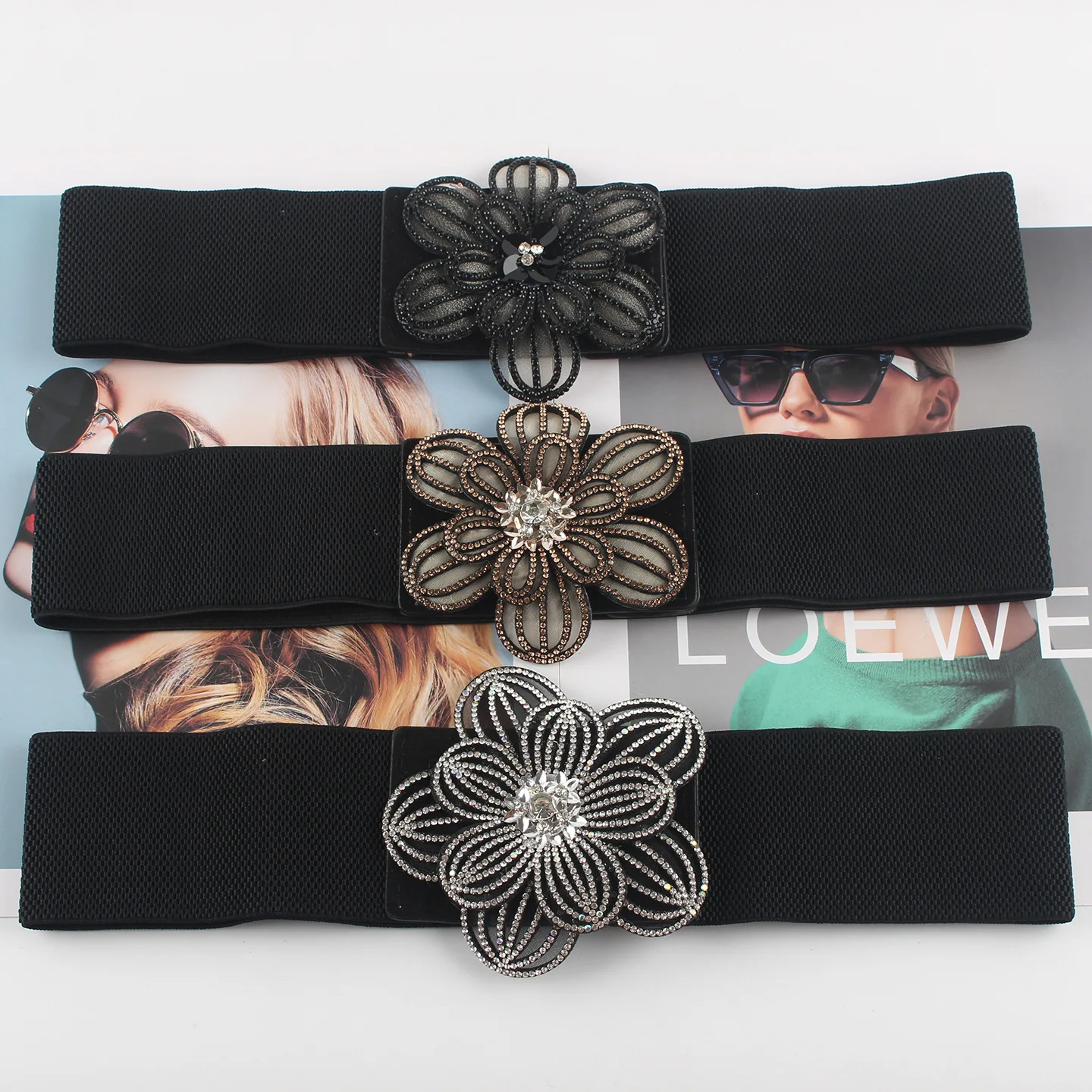 Элегантные эластичные пояса с цветочными стразами в европейском стиле для платьев, рубашек, корсетов, сияющие пояса с цветочными стразами
Элегантные эластичные пояса с цветочными стразами в европейском стиле для платьев, рубашек, корсетов, сияющие пояса с цветочными стразами