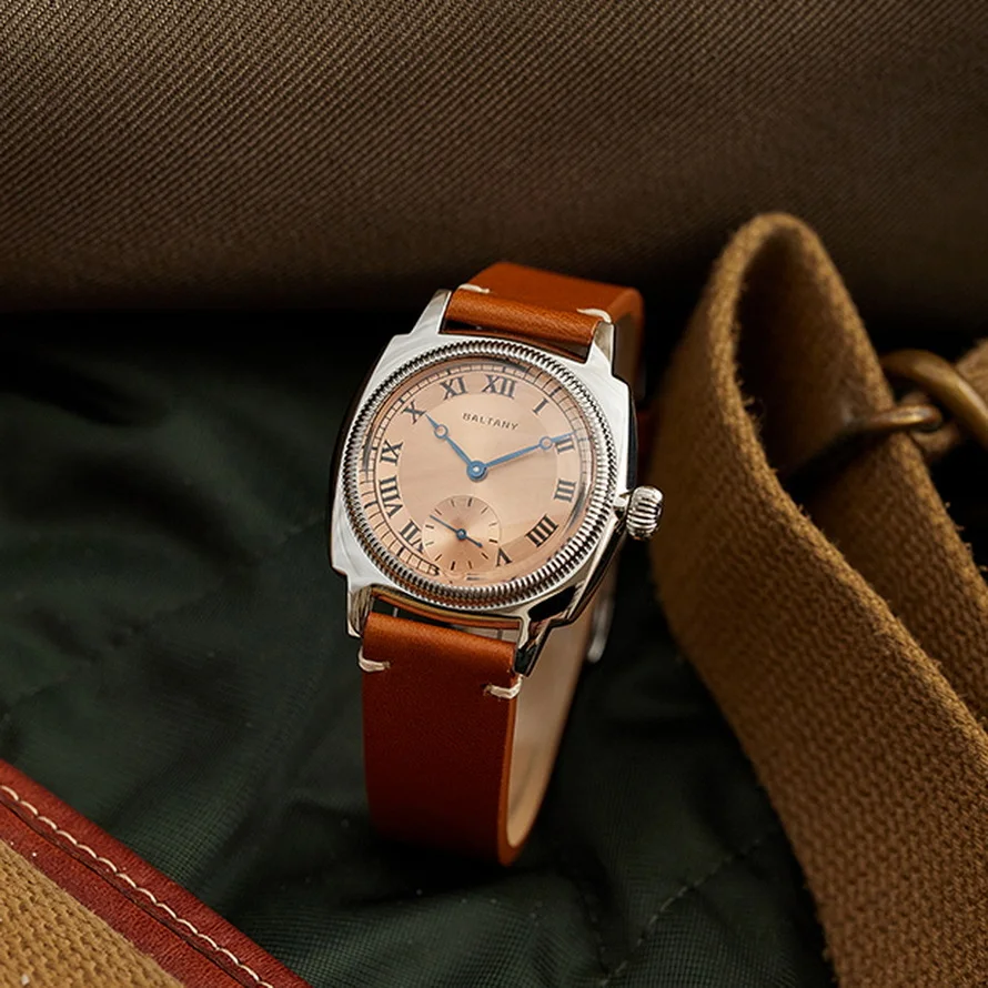 Baltany Mens Pilot Watches Luxury 36mm Square Watch FashionQuartz Wristwatch Sapphire 100M Waterproof VD78 Small Second Dial
Baltany Mens Pilot Watches Luxury 36mm Square Watch FashionQuartz Wristwatch Sapphire 100M Waterproof VD78 Small Second Dial