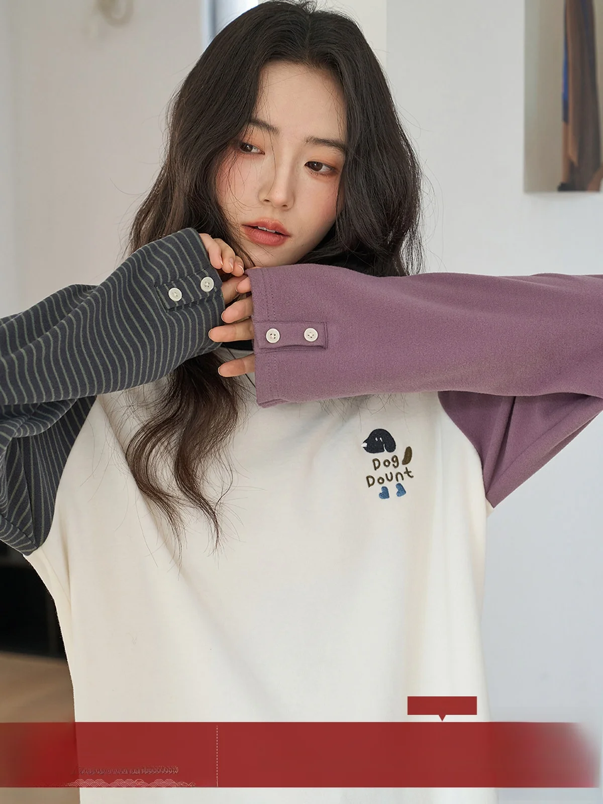 MoZao Light Beige round Ne oulder Insert Long Sve Thermal T-irt Women Winter Loose Base irt Striped Embroidery Top
MoZao Light Beige round Ne oulder Insert Long Sve Thermal T-irt Women Winter Loose Base irt Striped Embroidery Top