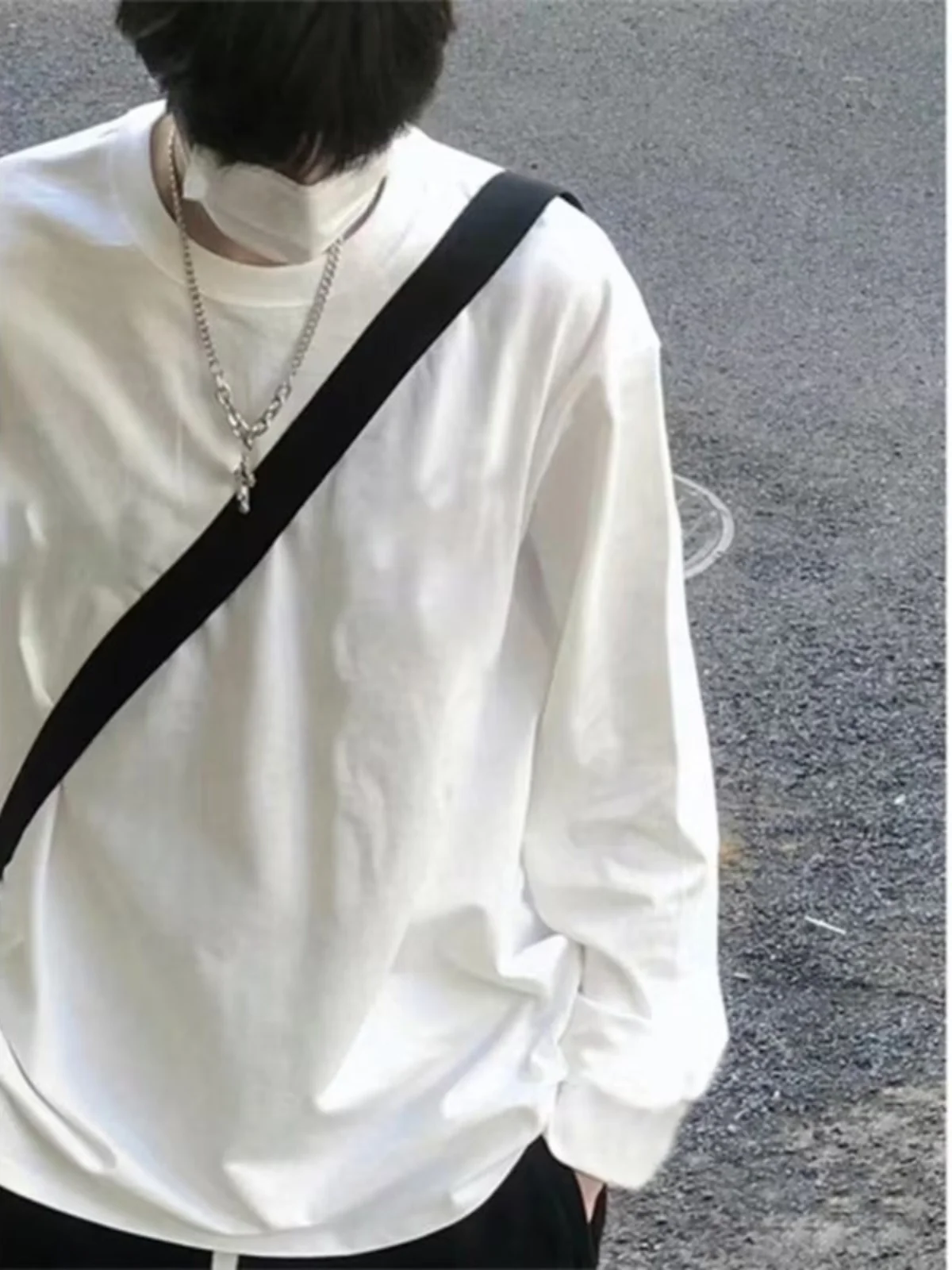 Мужская тонкая футболка с длинным рукавом в стиле американского хип-хопа, чисто белая, с круглым вырезом, базовый слой, повседневная, свободного кроя, летняя футболка
Мужская тонкая футболка с длинным рукавом в стиле американского хип-хопа, чисто белая, с круглым вырезом, базовый слой, повседневная, свободного кроя, летняя футболка