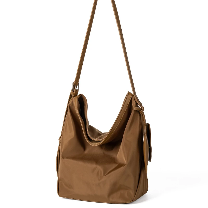 Однотонная нейлоновая сумка на молнии большой емкости, мягкая универсальная популярная сумка на плечо, простая повседневная сумка через плечо с держателем для карт 
Однотонная нейлоновая сумка на молнии большой емкости, мягкая универсальная популярная сумка на плечо, простая повседневная сумка через плечо с держателем для карт