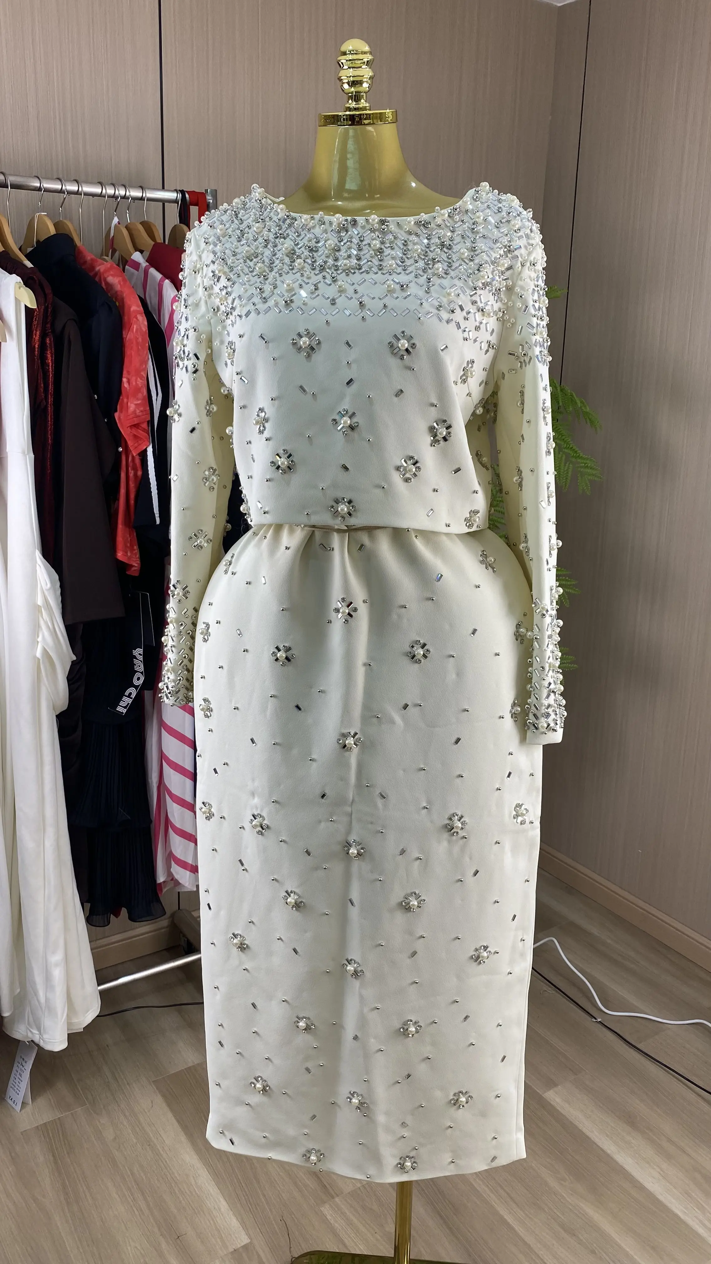 2026 Autumn Sexy Hot Diamond Long-Sleeved Top (Crop Top) + Midi Skirt Set for Social Parties and Evenings-GZXX886
2026 Autumn Sexy Hot Diamond Long-Sleeved Top (Crop Top) + Midi Skirt Set for Social Parties and Evenings-GZXX886