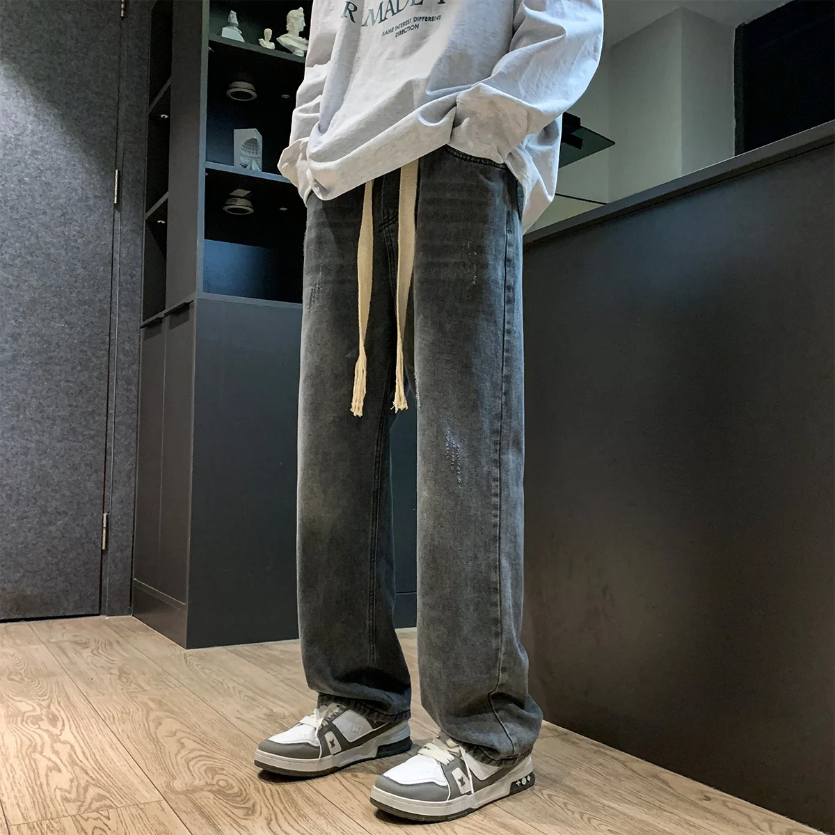 Мужские джинсы в американском ретро-стиле, новые, прямые, свободные, повседневные, длинные брюки для весны и осени, в стиле High Street Vibe
Мужские джинсы в американском ретро-стиле, новые, прямые, свободные, повседневные, длинные брюки для весны и осени, в стиле High Street Vibe