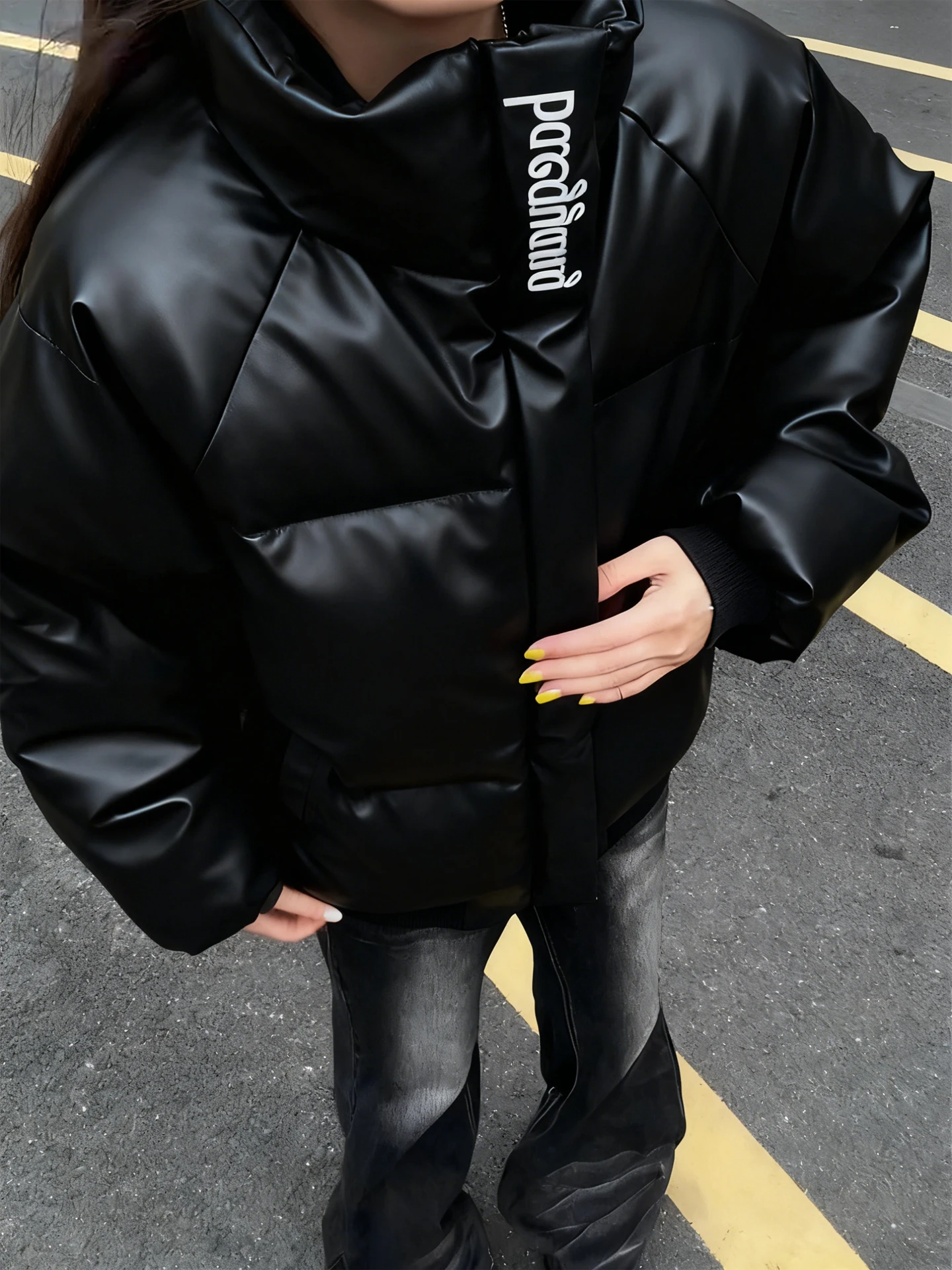 Мужская зимняя куртка на пуху из искусственной кожи Bla ort, теплое хлопковое пальто с американской буквой и вышивкой, хлопковая одежда с воротником-стойкой
Мужская зимняя куртка на пуху из искусственной кожи Bla ort, теплое хлопковое пальто с американской буквой и вышивкой, хлопковая одежда с воротником-стойкой