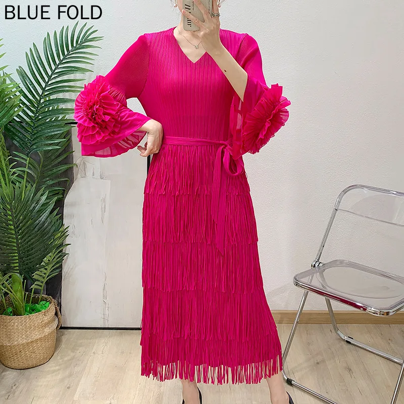 MIYAKE V-neck Fringe Pleated Dress Summer New 2025 Temperament Large Size Drape Long Dress Lace-up PLEATS Vestido High Quality
MIYAKE V-neck Fringe Pleated Dress Summer New 2025 Temperament Large Size Drape Long Dress Lace-up PLEATS Vestido High Quality