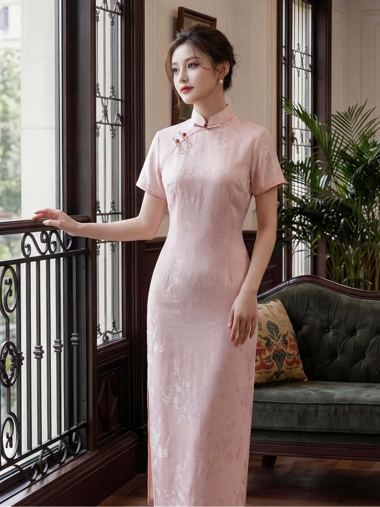 Pink Flower Improved Jacquard Long Qipao Women's 2026 Spring New Style Girls' Short sleeved Young Qipao Dress
Pink Flower Improved Jacquard Long Qipao Women's 2026 Spring New Style Girls' Short sleeved Young Qipao Dress