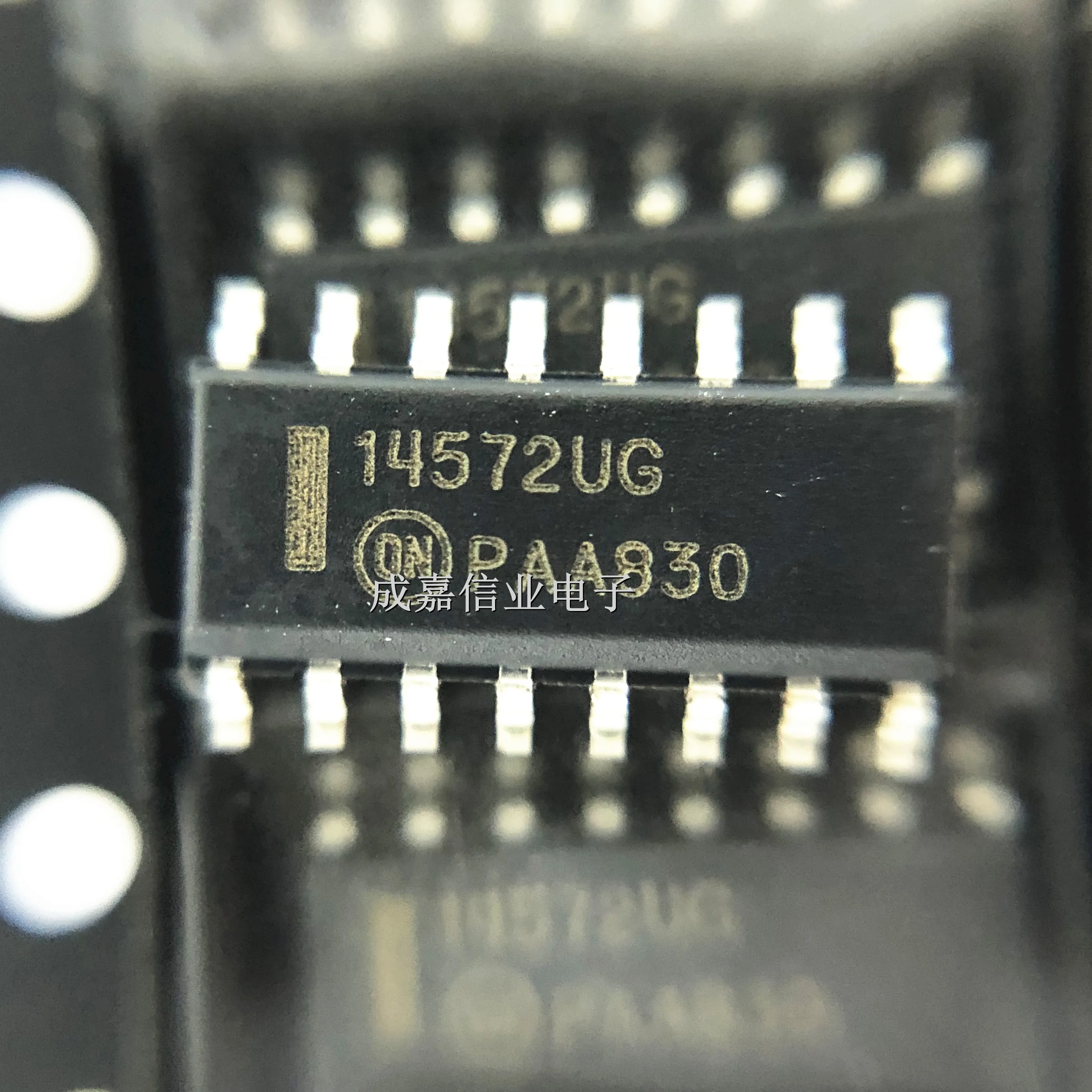 10 шт./лот MC14572UBDR2G SOP-16 МАРКИРОВКА; 14572UG логические ворота 3-18 В CMOS шестигранные ворота рабочая температура:- 55 C-+ 125 C
10 шт./лот MC14572UBDR2G SOP-16 МАРКИРОВКА; 14572UG логические ворота 3-18 В CMOS шестигранные ворота рабочая температура:- 55 C-+ 125 C