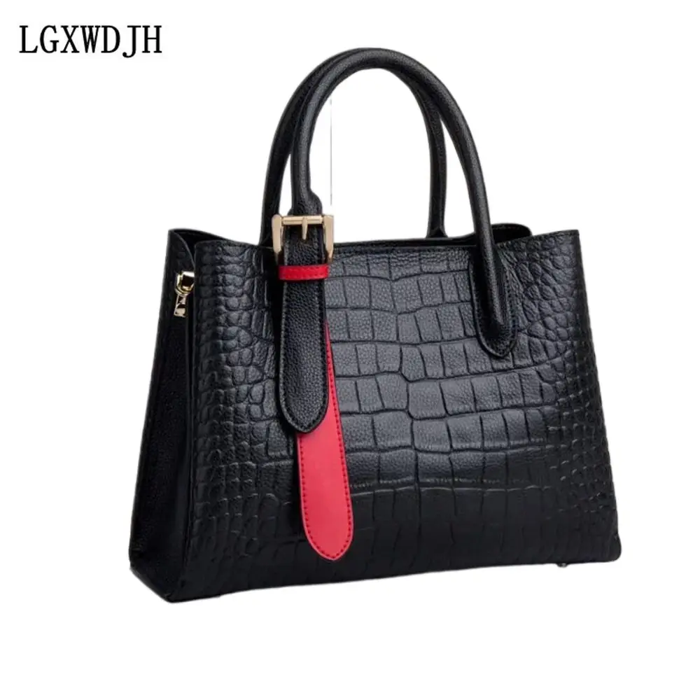 Women`s crocodile pattern sewing shoulder bag European and American retro designer messenger bag Simple large capacity handbag
Women`s crocodile pattern sewing shoulder bag European and American retro designer messenger bag Simple large capacity handbag