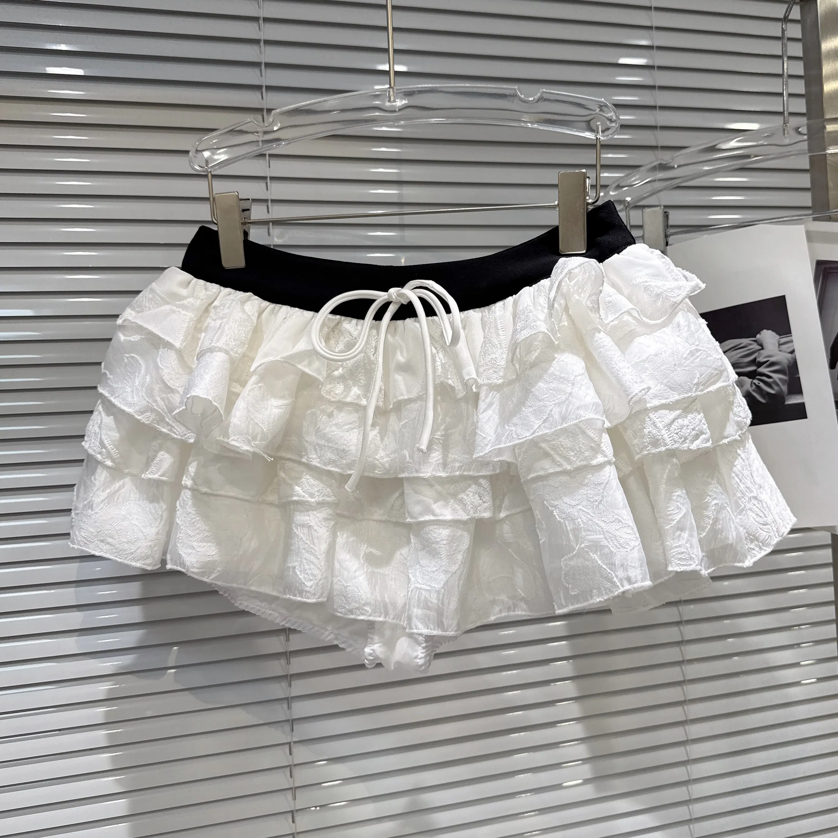 2026 Summer New Sweet Style Tiered Ruffle Color Block Waistband Cake Skirt, Mini Tutu Skirts for Women
2026 Summer New Sweet Style Tiered Ruffle Color Block Waistband Cake Skirt, Mini Tutu Skirts for Women