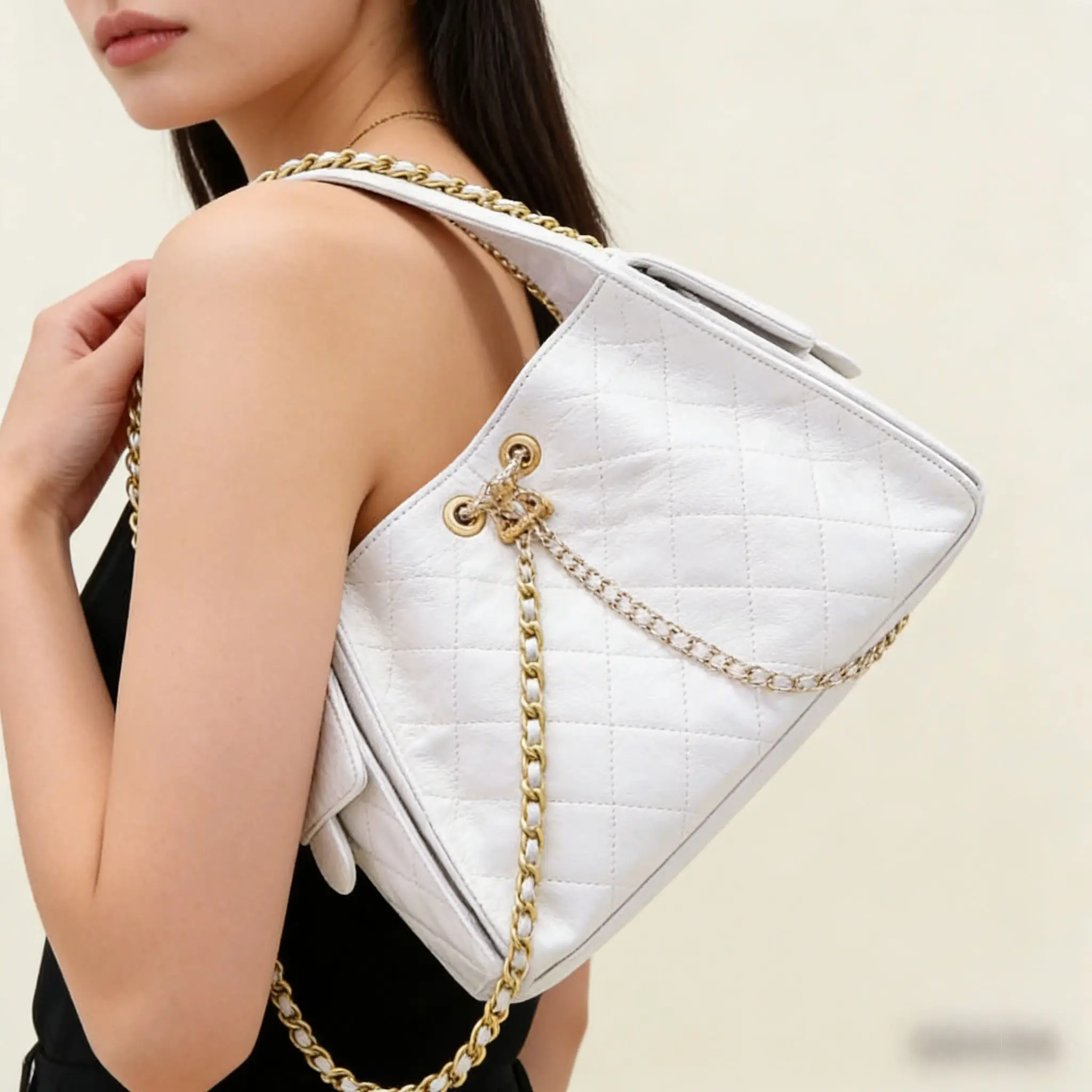 Новая женская сумка-ведро из натуральной кожи с бриллиантовой отделкой, большая вместимость, на шнурке, с цепочкой, через плечо, люксовая
Новая женская сумка-ведро из натуральной кожи с бриллиантовой отделкой, большая вместимость, на шнурке, с цепочкой, через плечо, люксовая