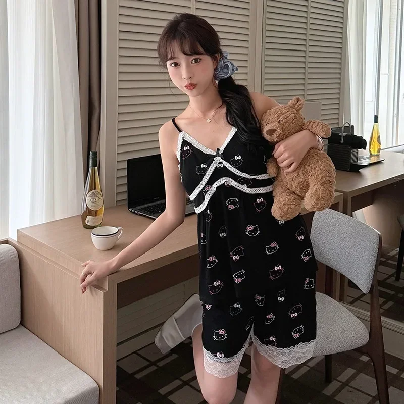 Новая летняя женская домашняя одежда Hello Kitty с нагрудником, черный комплект из двух предметов с героями мультфильмов, шорты на подтяжках, пижама Hello Kitty
Новая летняя женская домашняя одежда Hello Kitty с нагрудником, черный комплект из двух предметов с героями мультфильмов, шорты на подтяжках, пижама Hello Kitty