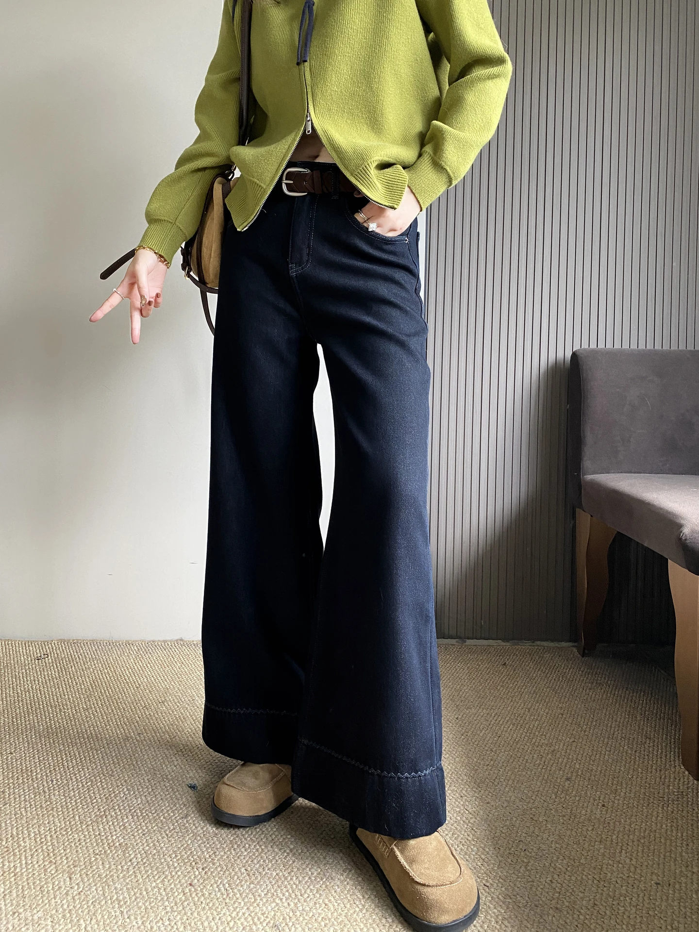 Большие размеры Fce на подкладке, свободные прямые джинсы, женские брюки с высокой талией, осень-зима, новые джинсовые брюки в американском стиле Sle
Большие размеры Fce на подкладке, свободные прямые джинсы, женские брюки с высокой талией, осень-зима, новые джинсовые брюки в американском стиле Sle