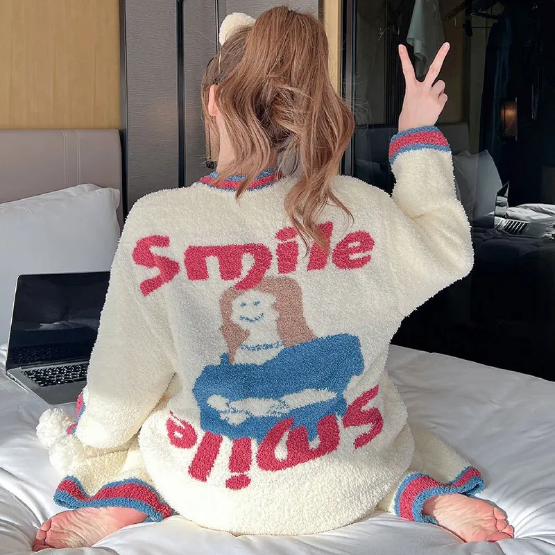 2022 Winter Pyjamas Coral Fleece Thick Homewear Cute Print Pajamas Set Long V-Neck Home Clothes Loungewear Sleepwear Nightwear
2022 Winter Pyjamas Coral Fleece Thick Homewear Cute Print Pajamas Set Long V-Neck Home Clothes Loungewear Sleepwear Nightwear