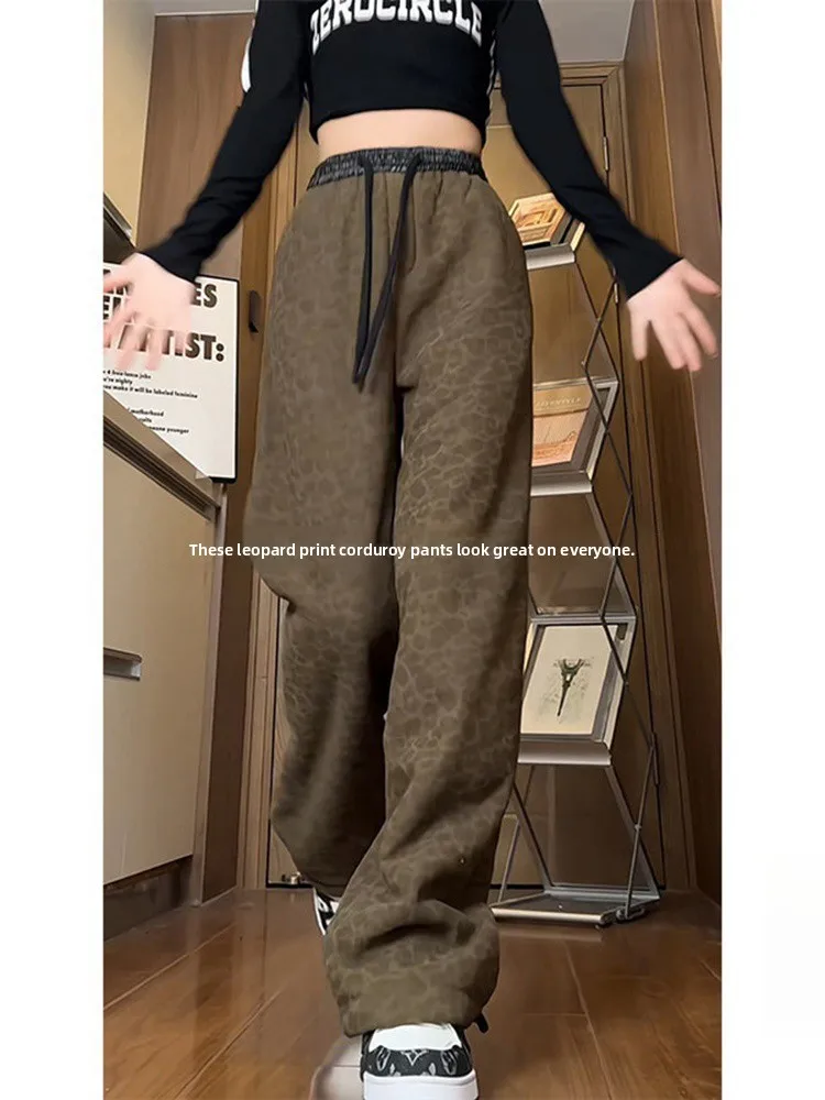 Мужские зимние брюки-карго на флисе 2024 года, новинка, в стиле американского хай-стрит, ретро, крутые, с леопардовым принтом, прямые, повседневные, спортивные
Мужские зимние брюки-карго на флисе 2024 года, новинка, в стиле американского хай-стрит, ретро, крутые, с леопардовым принтом, прямые, повседневные, спортивные