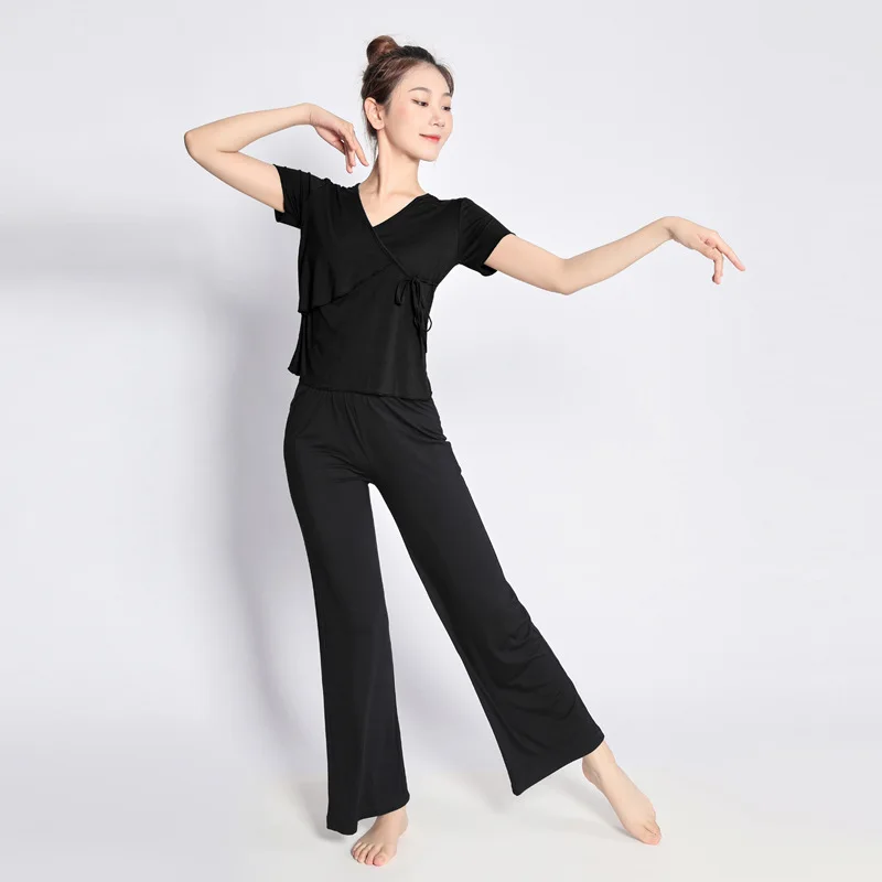 New long-sleeved dance practice clothes women's T-shirt V-neck short-sleeved top adult body Latin dance square dance clothes
New long-sleeved dance practice clothes women's T-shirt V-neck short-sleeved top adult body Latin dance square dance clothes
