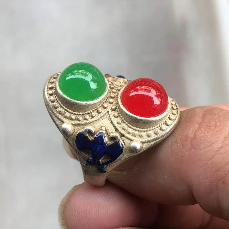 Antique White Copper Silver Plated Cloisonne Inlaid Red Gem Cabochon Tibetan Silver Adjustable Open Ring
Antique White Copper Silver Plated Cloisonne Inlaid Red Gem Cabochon Tibetan Silver Adjustable Open Ring