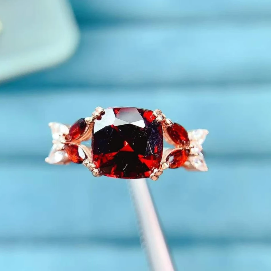 Crimson Natural Garnet Ring with Certificate 8mm Genuine Garnet 925 Silver Ring 18K Gold Plated Silver Fine Jewelry
Crimson Natural Garnet Ring with Certificate 8mm Genuine Garnet 925 Silver Ring 18K Gold Plated Silver Fine Jewelry