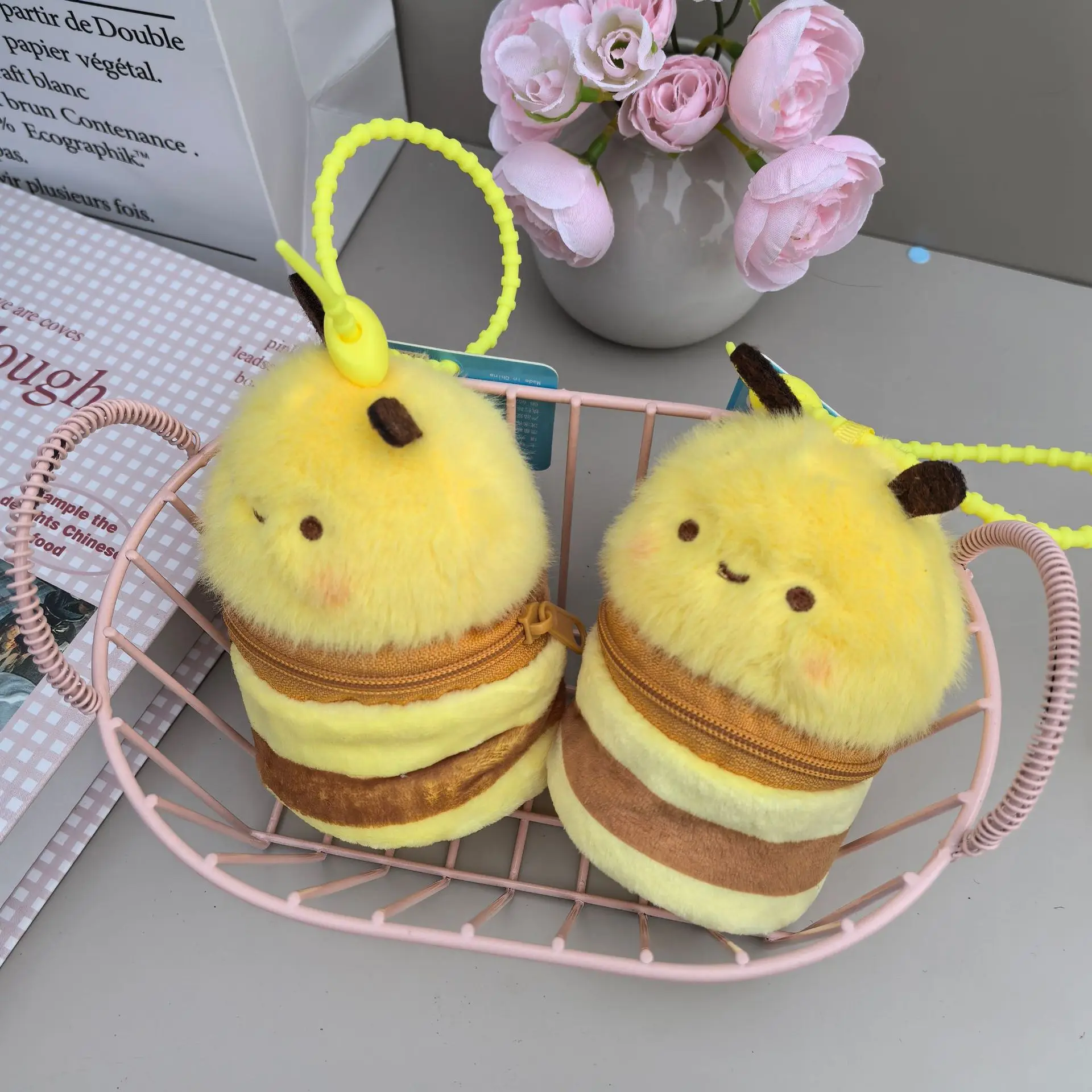 Cartoon Bee Coin Purse Soft Plush Zipper Small Wallet For Girls Kawaii Data Cables Earphones Bag Key Pouch
Cartoon Bee Coin Purse Soft Plush Zipper Small Wallet For Girls Kawaii Data Cables Earphones Bag Key Pouch