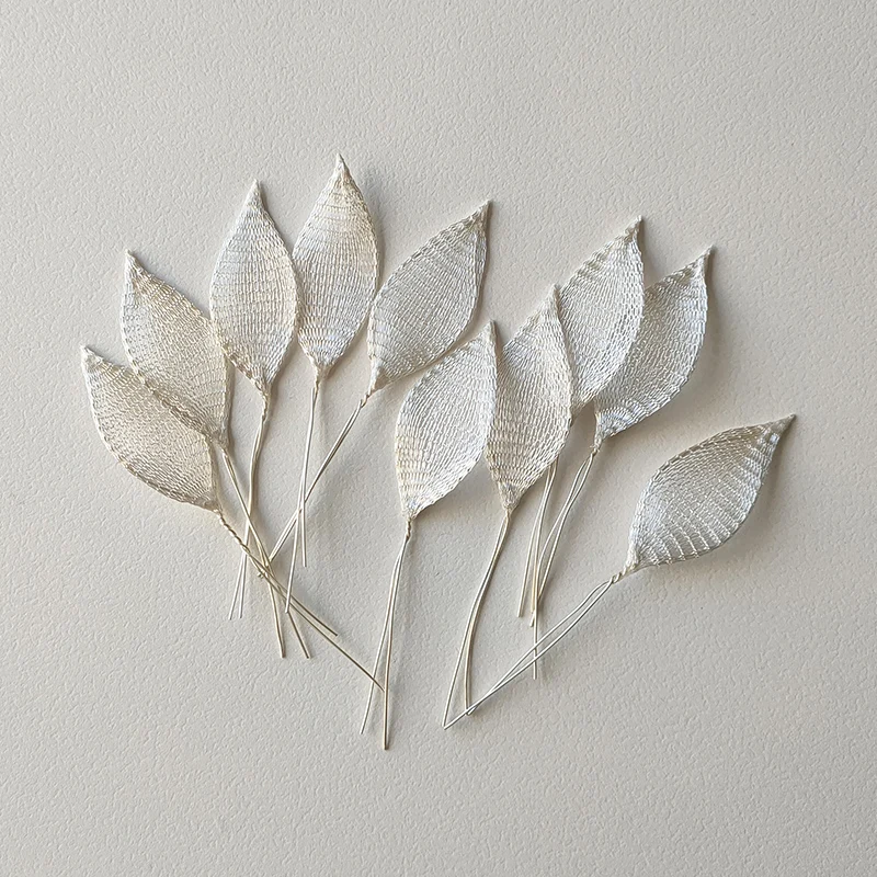 10pcs/bag Semi Finished Materials of Handmade Copper Wire Leaf Accessories for Making DIY Jewelry Headpiece Hair Accessory
10pcs/bag Semi Finished Materials of Handmade Copper Wire Leaf Accessories for Making DIY Jewelry Headpiece Hair Accessory