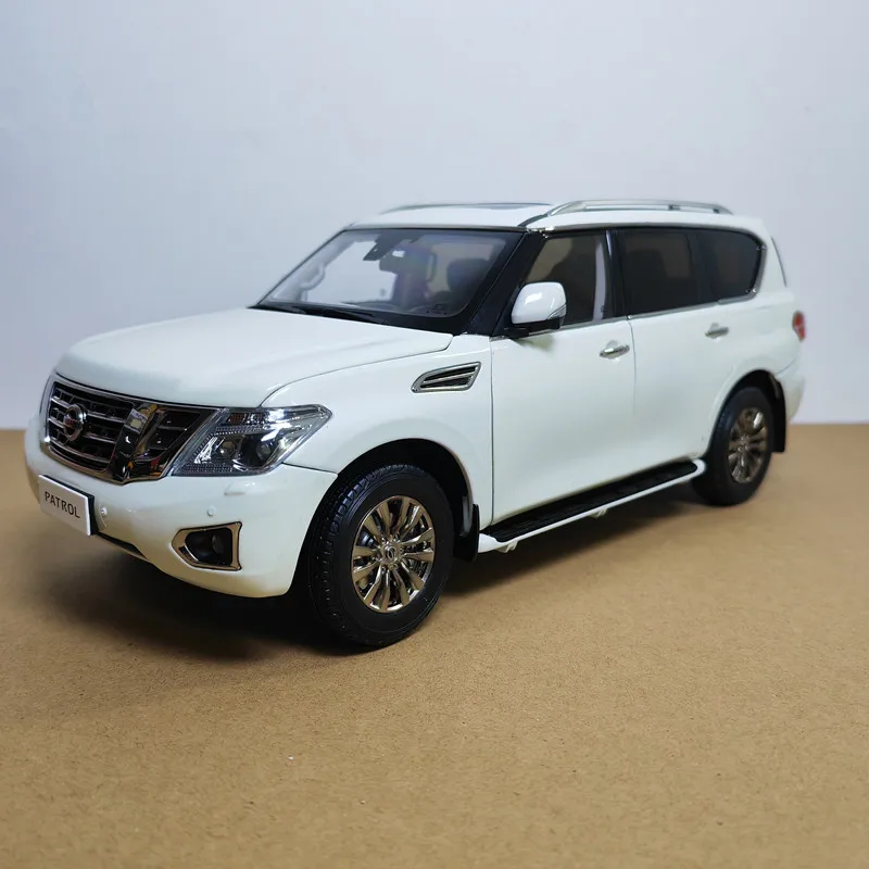 Diecast 1:18 Scale Pudi Nissan Patrol Y62 SUV Alloy Car Model Collectible Toy Gift Souvenir Display Ornament
Diecast 1:18 Scale Pudi Nissan Patrol Y62 SUV Alloy Car Model Collectible Toy Gift Souvenir Display Ornament