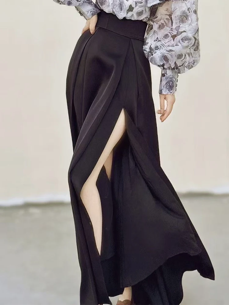 Retro sense of high quality Spring 2025 women's new temperament solid color A-line skirt high waist slim fashion Joker skirt.
Retro sense of high quality Spring 2025 women's new temperament solid color A-line skirt high waist slim fashion Joker skirt.
