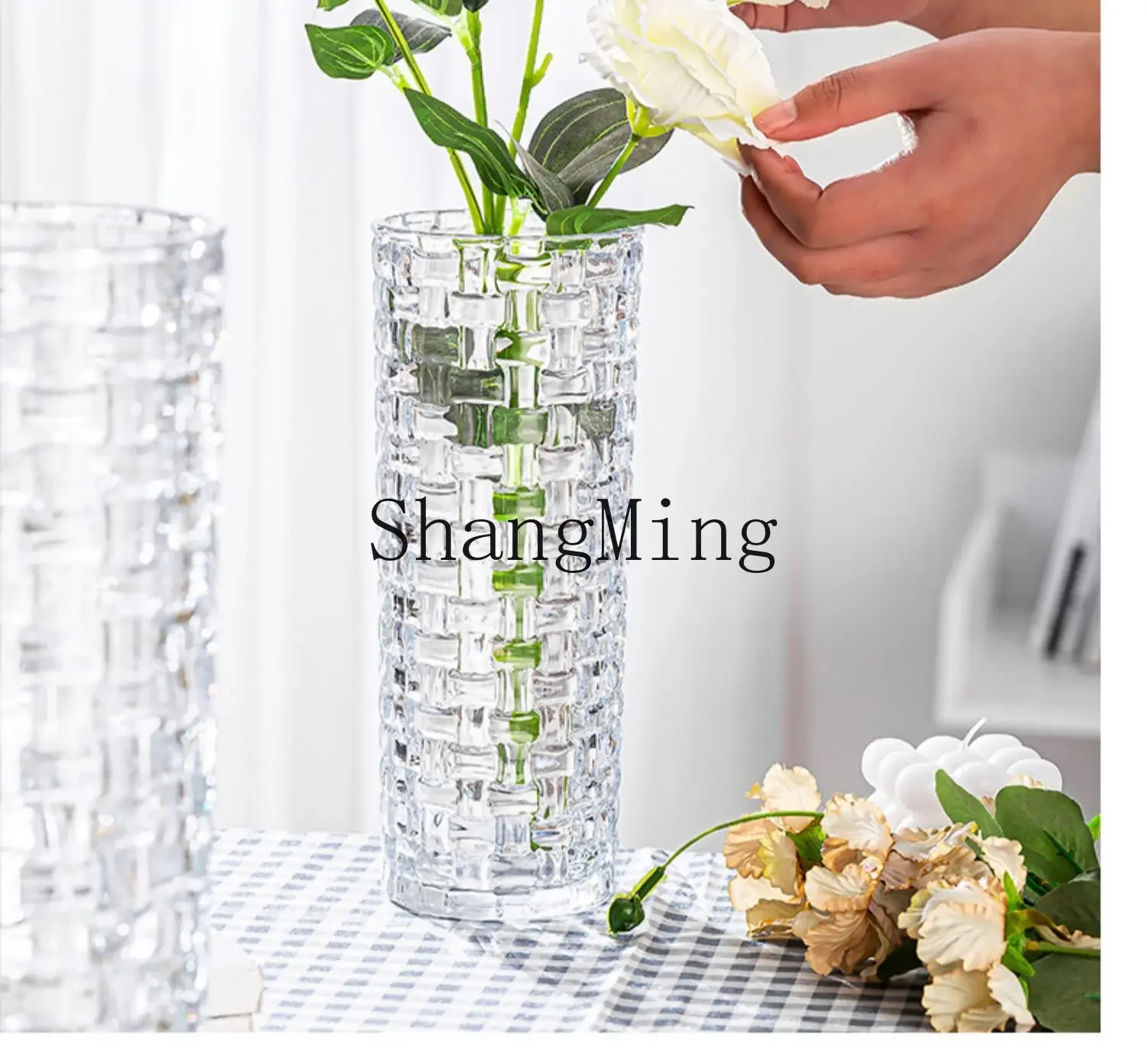 CL wholesale personalized thickened glass vase lily rose vase household living room special vase
CL wholesale personalized thickened glass vase lily rose vase household living room special vase
