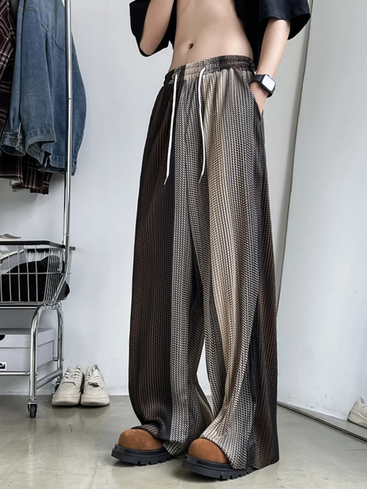 Trendy Ice Silk Men's Casual Pants Loose Wide Leg Floor-Length Couple's Summer Loose Fit Comfortable Straight Tube Trousers
Trendy Ice Silk Men's Casual Pants Loose Wide Leg Floor-Length Couple's Summer Loose Fit Comfortable Straight Tube Trousers