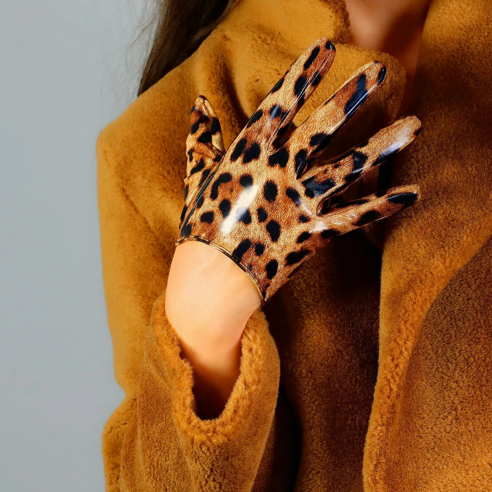 Leopard GLOVES LATEX Shine Faux Patent Leather 16cm Half Palm Short Jaguar Brown Fashion Evening Party Halloween Cosplay Glove
Leopard GLOVES LATEX Shine Faux Patent Leather 16cm Half Palm Short Jaguar Brown Fashion Evening Party Halloween Cosplay Glove