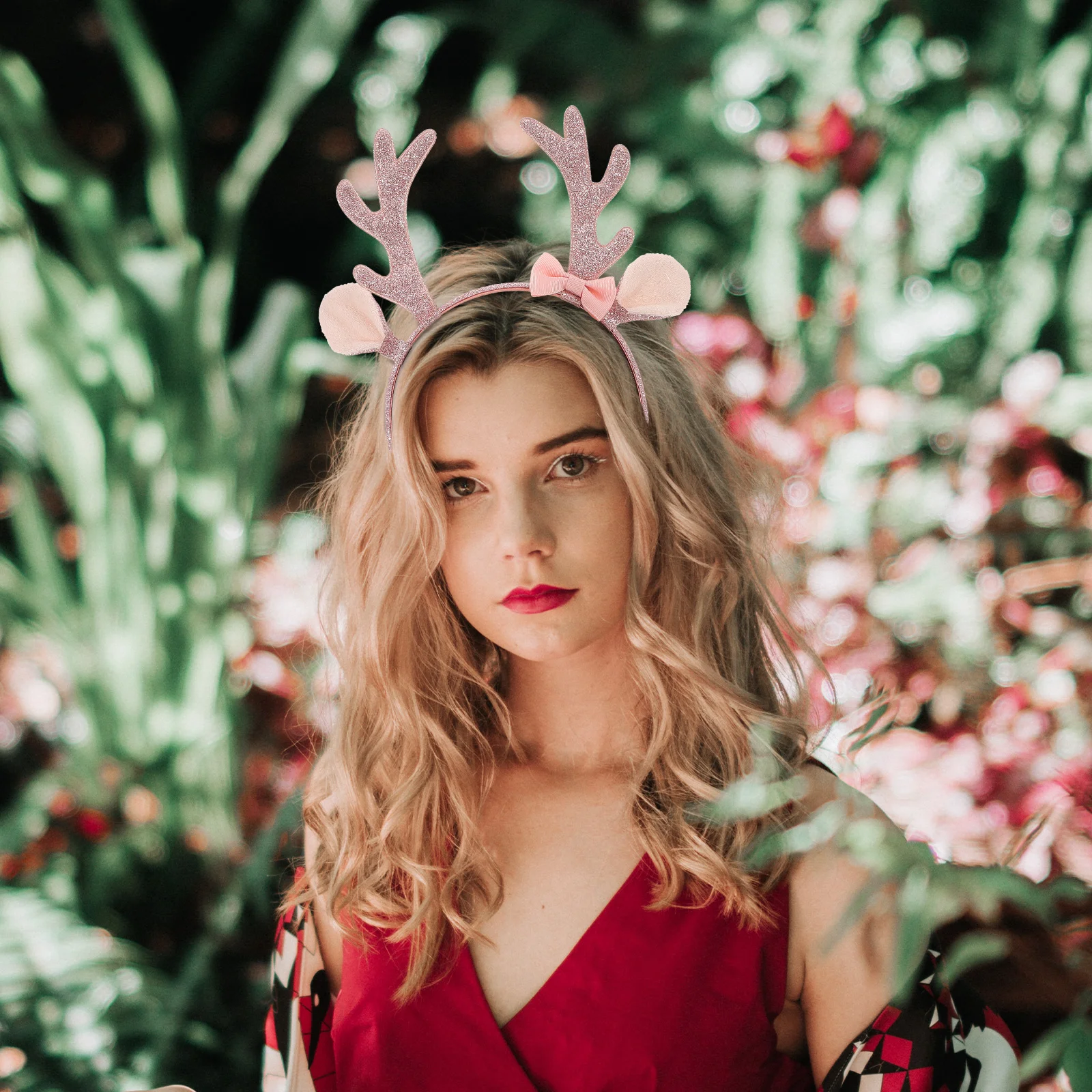 Shimmering Reindeer Antlers Headband with Glitter Sequins and Bow for Holiday Celebrations Christmas Parties Special Occasions
Shimmering Reindeer Antlers Headband with Glitter Sequins and Bow for Holiday Celebrations Christmas Parties Special Occasions