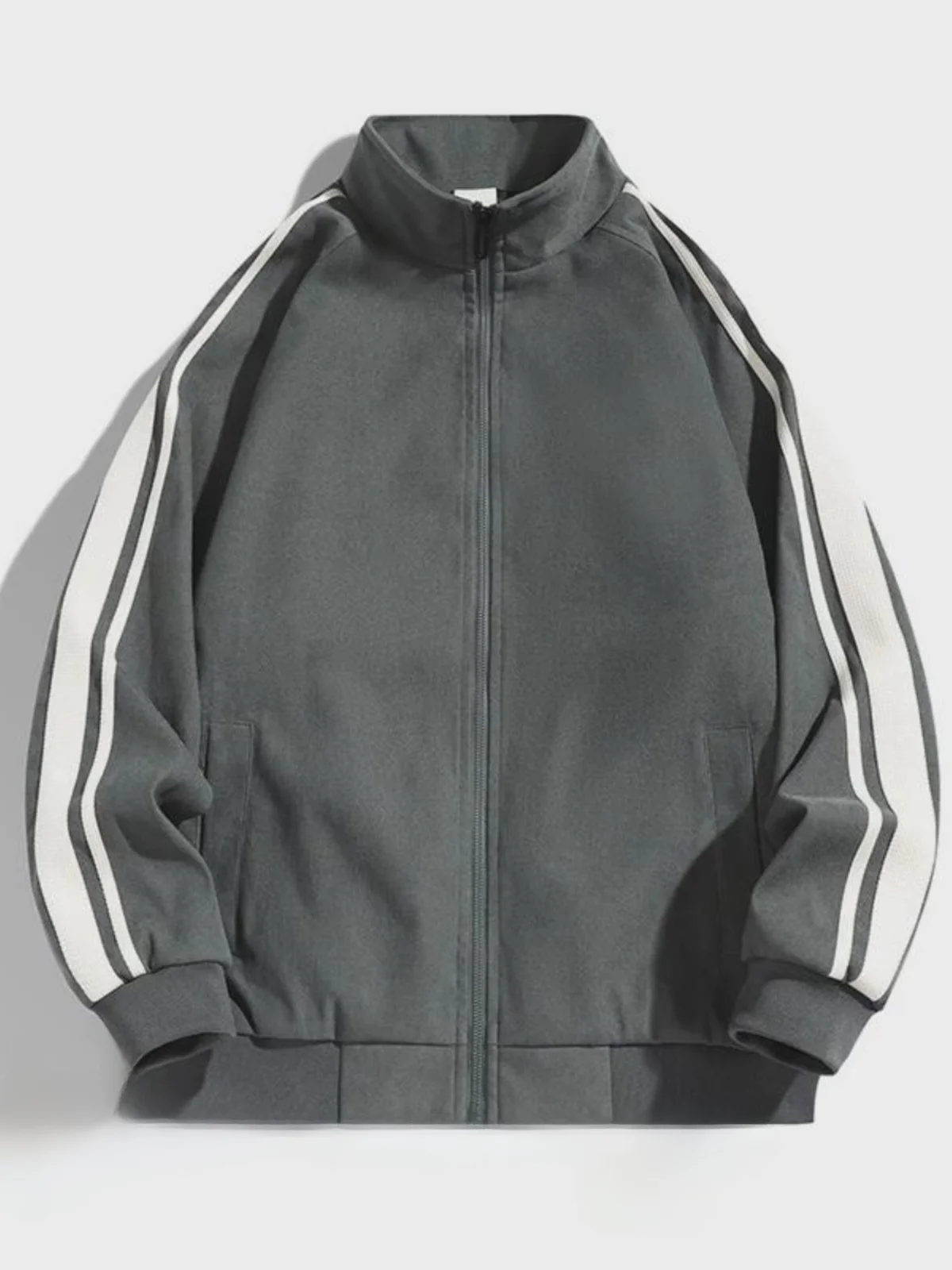 Мужская куртка свободного кроя с отложным воротником, весна-осень, повседневная, в японском стиле, на молнии, из полиэстера, молодежная модная верхняя одежда
Мужская куртка свободного кроя с отложным воротником, весна-осень, повседневная, в японском стиле, на молнии, из полиэстера, молодежная модная верхняя одежда