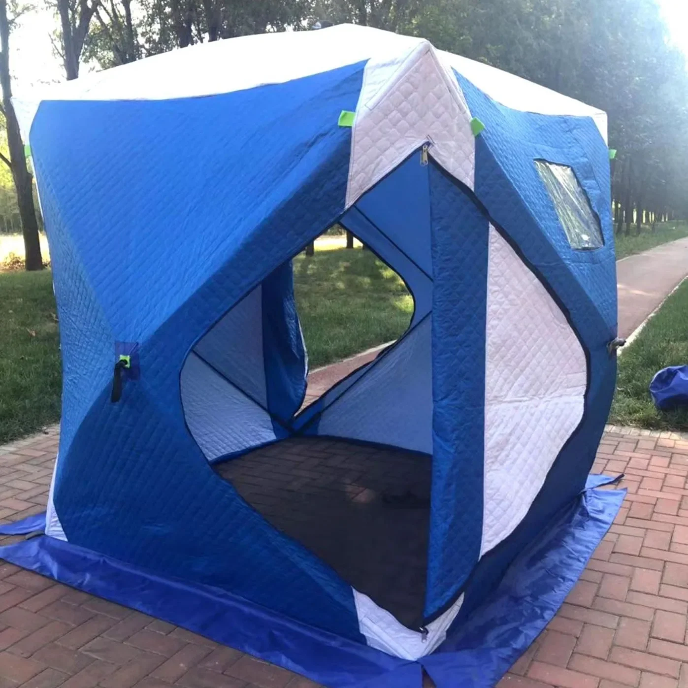 Outdoor winter fishing tent, cotton winter fishing automatic tent, windproof and warm ice fishing house
Outdoor winter fishing tent, cotton winter fishing automatic tent, windproof and warm ice fishing house