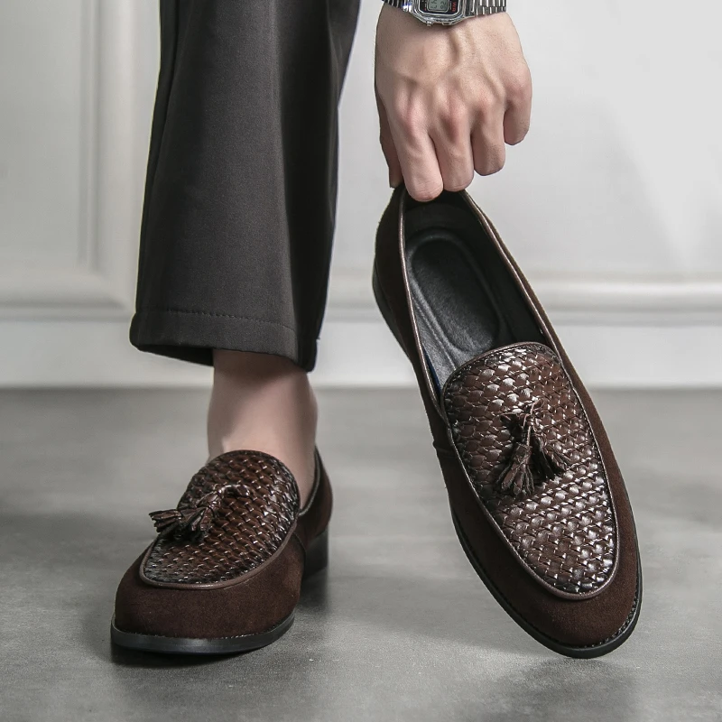 Men's Retro Brown Tassel Loafers Two Tone Snake Embossed Suede Slip on British Style Formal Party Male Dress Footwear Size 38-47
Men's Retro Brown Tassel Loafers Two Tone Snake Embossed Suede Slip on British Style Formal Party Male Dress Footwear Size 38-47