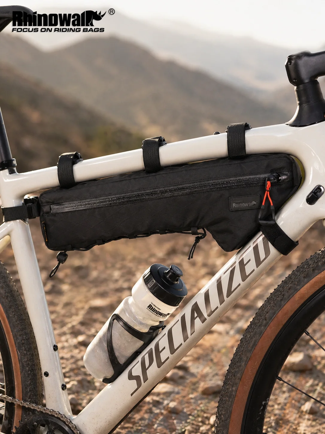 Rhinowalk Велосипедная сумка в раму 2.4 л влагозащитная треугольная сумка для MTB шоссейного и гравийного велосипеда с двойной молнией и совместимостью с боковым держателем бутылки
Rhinowalk Велосипедная сумка в раму 2.4 л влагозащитная треугольная сумка для MTB шоссейного и гравийного велосипеда с двойной молнией и совместимостью с боковым держателем бутылки