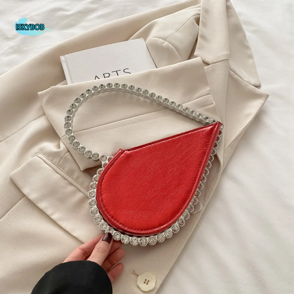 Rhinestone Evening Banquet Bag Large Capacity Wrist Bag Love Shape Handbag Messenger Purse Metal Handle Ladies Clutch Bag
Rhinestone Evening Banquet Bag Large Capacity Wrist Bag Love Shape Handbag Messenger Purse Metal Handle Ladies Clutch Bag