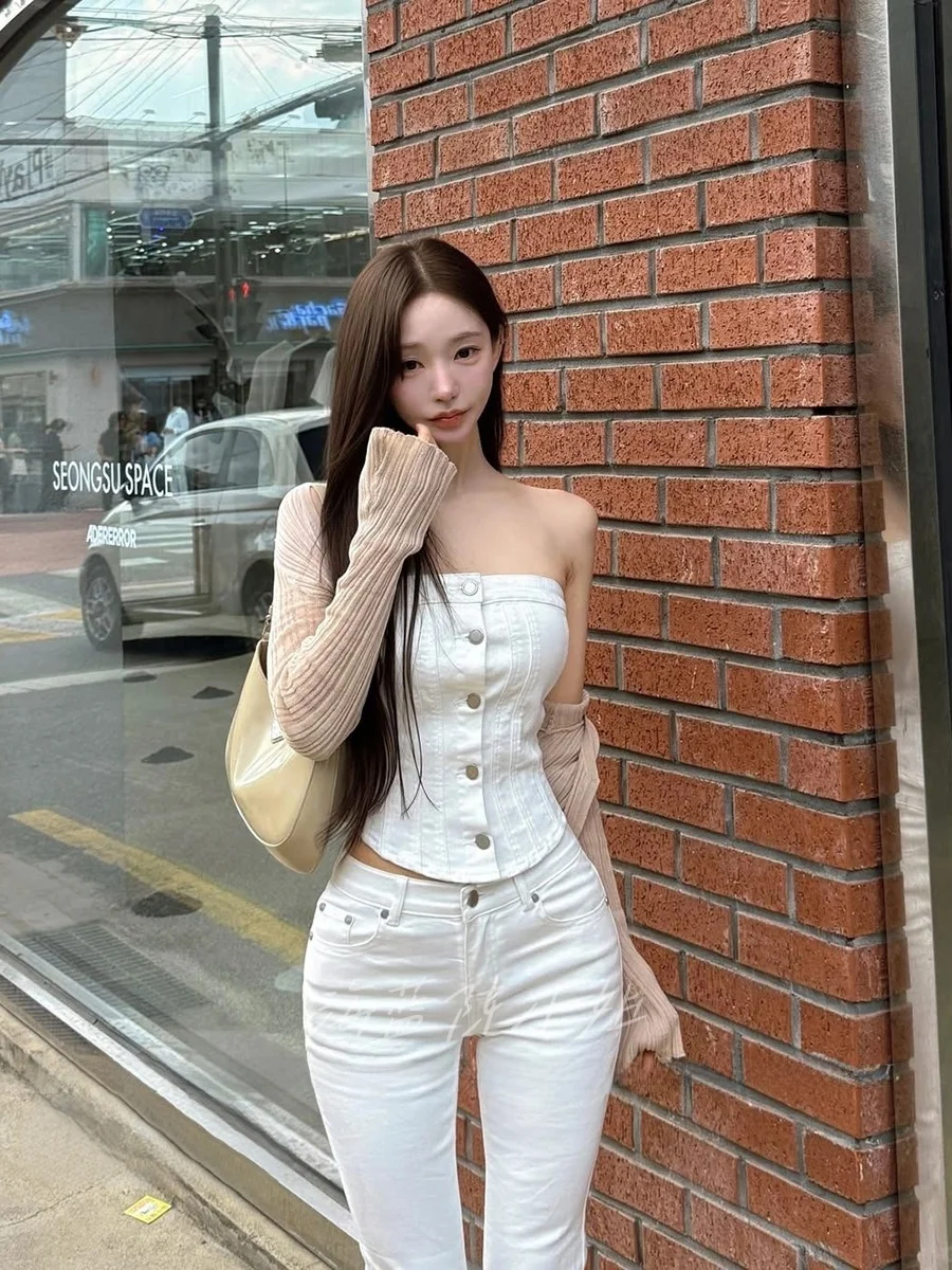 Расклешенные джинсы с низкой талией, утягивающие бедра, повседневные хлопковые эластичные джинсовые брюки, модные женские длинные брюки
Расклешенные джинсы с низкой талией, утягивающие бедра, повседневные хлопковые эластичные джинсовые брюки, модные женские длинные брюки