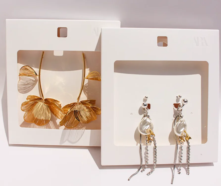 Z home export jewelry European and American metal openwork flower exaggerated earrings Baroque tassel chain long earrings.
Z home export jewelry European and American metal openwork flower exaggerated earrings Baroque tassel chain long earrings.