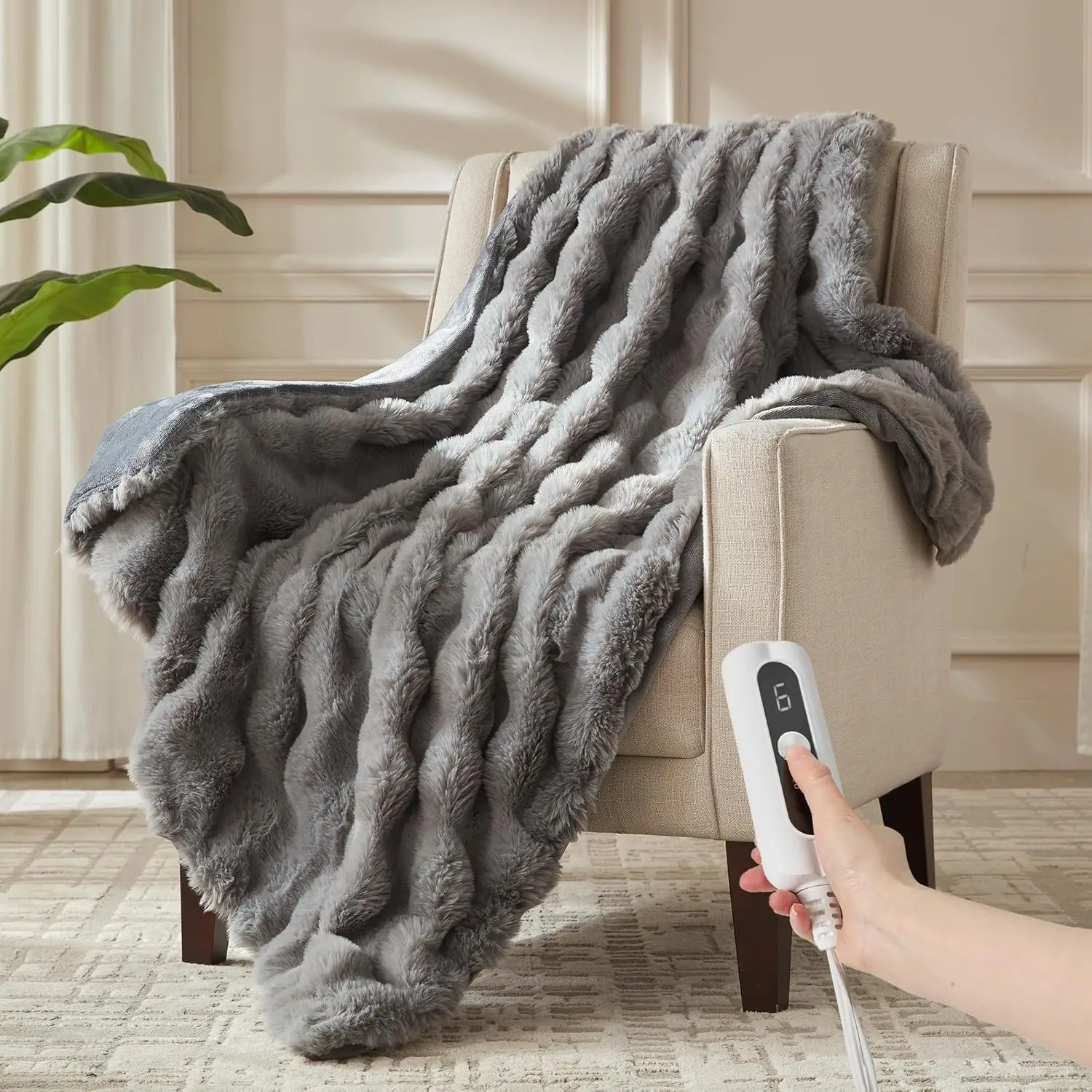 Plush Faux Fur Heated Throw Blanket - 6 Temperature Levels, Auto-Off, Machine Washable, 50x60 Inches, Grey
Plush Faux Fur Heated Throw Blanket - 6 Temperature Levels, Auto-Off, Machine Washable, 50x60 Inches, Grey