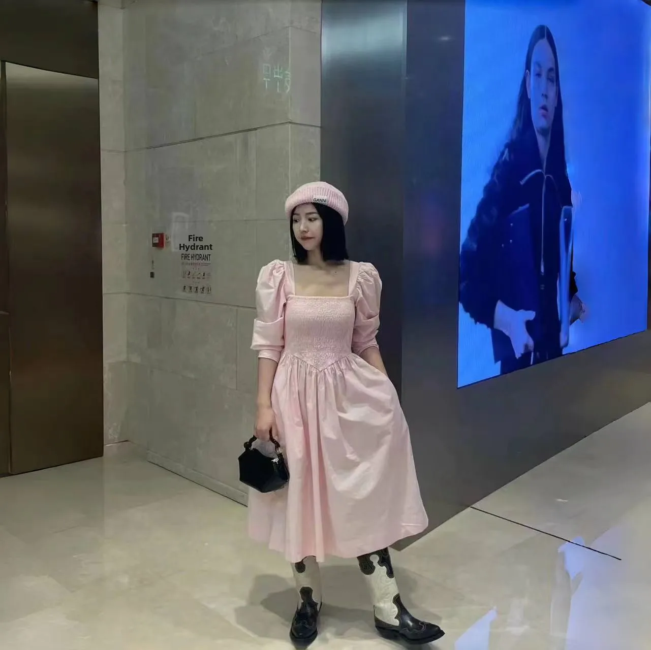 Sweet Sakura Pink Long Dress Elastic Bubble Sleeve High Waist Cotton A-Line Midi Dress Autumn Fashion Loose Style Women's Clo...
Sweet Sakura Pink Long Dress Elastic Bubble Sleeve High Waist Cotton A-Line Midi Dress Autumn Fashion Loose Style Women's Clo...