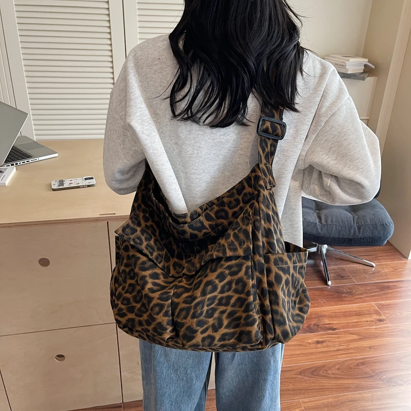 Korean Casual Crossbody Bags Leopard Cloth Tote Causal Lady Shopper Shopping Shoulder Bag for Women
Korean Casual Crossbody Bags Leopard Cloth Tote Causal Lady Shopper Shopping Shoulder Bag for Women