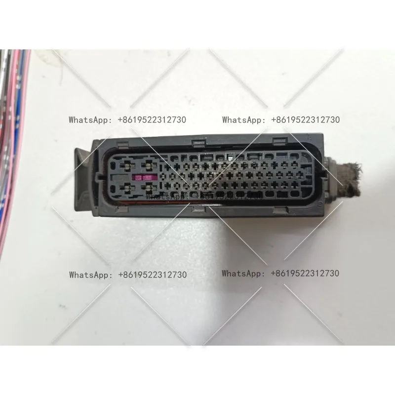 Suitable for Volkswagen Audi computer version plug original cable cutting
Suitable for Volkswagen Audi computer version plug original cable cutting