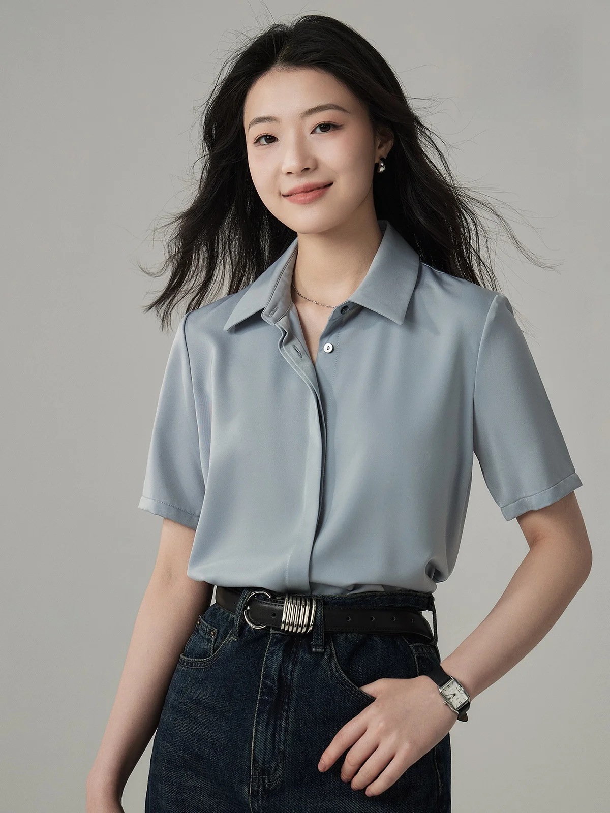 Jacoobs Grey Blue Short Sleeve Women's Shirt Loose Fashion Commute All-Match Satin Button down Casual Straight Cut Blouse
Jacoobs Grey Blue Short Sleeve Women's Shirt Loose Fashion Commute All-Match Satin Button down Casual Straight Cut Blouse