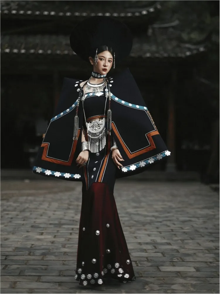 Women's traditional festival-themed performance costumes fashion show photography
Women's traditional festival-themed performance costumes fashion show photography