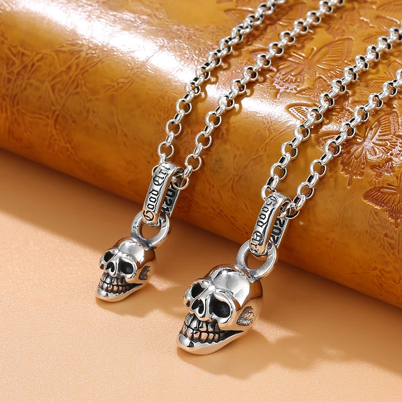 S925 sterling silver personalized skull couple's distressed Thai silver sweater pendant punk hipster Silver Pendant
S925 sterling silver personalized skull couple's distressed Thai silver sweater pendant punk hipster Silver Pendant