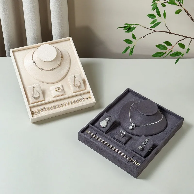 The Exquisite Jewelry Storage Set Display Stand and Packaging Gift Box Come with A Compartmentalized Velvet Jewelry Tray
The Exquisite Jewelry Storage Set Display Stand and Packaging Gift Box Come with A Compartmentalized Velvet Jewelry Tray