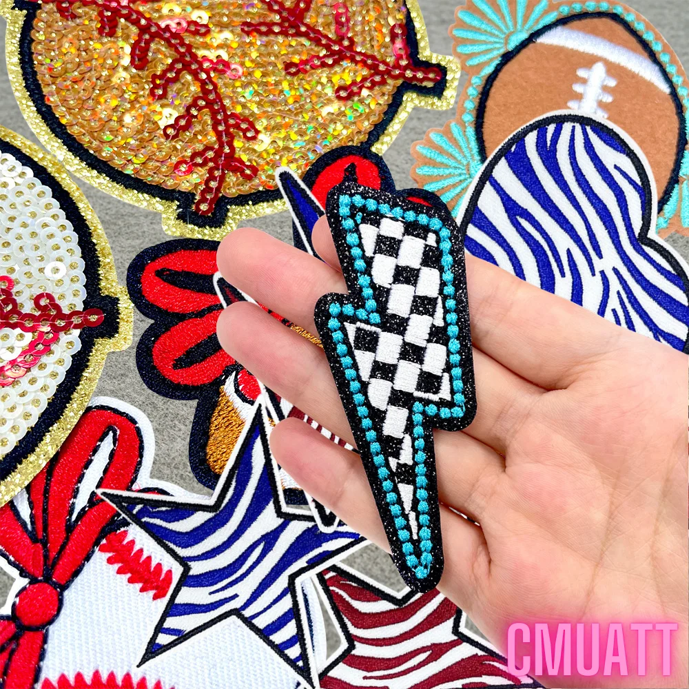 Цветные клаптевые нашивки-аппликации с пайетками и вышивкой в виде бантов, звезд и маленьких эмблем, термоклеевые, для любителей спорта, для свитшотов
Цветные клаптевые нашивки-аппликации с пайетками и вышивкой в виде бантов, звезд и маленьких эмблем, термоклеевые, для любителей спорта, для свитшотов