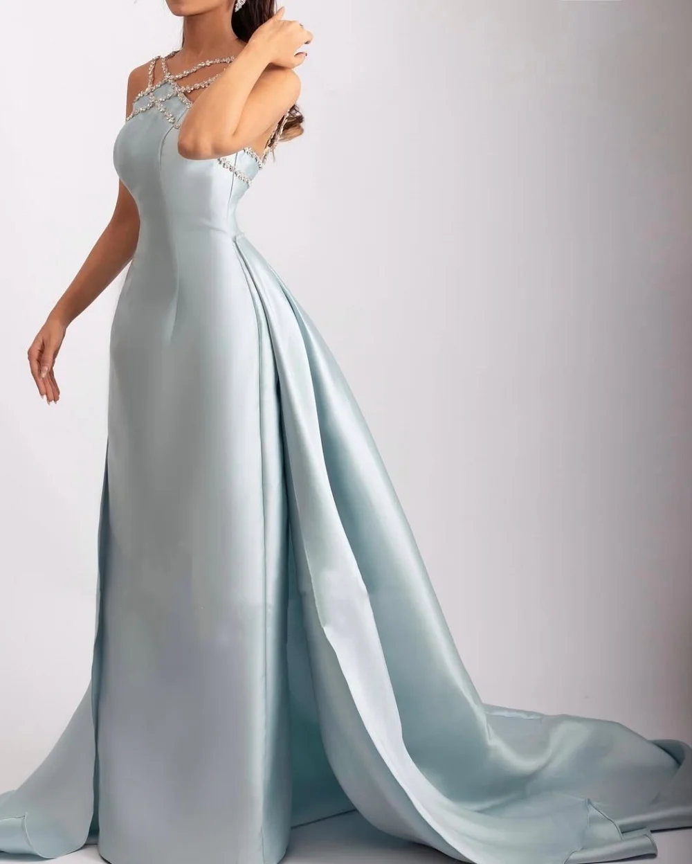 Customized Charmeuse Rhinestone Spaghetti Strap Straight Long Dresses Bespoke Occasion Glitter Women Luxury Evening Party Gown
Customized Charmeuse Rhinestone Spaghetti Strap Straight Long Dresses Bespoke Occasion Glitter Women Luxury Evening Party Gown