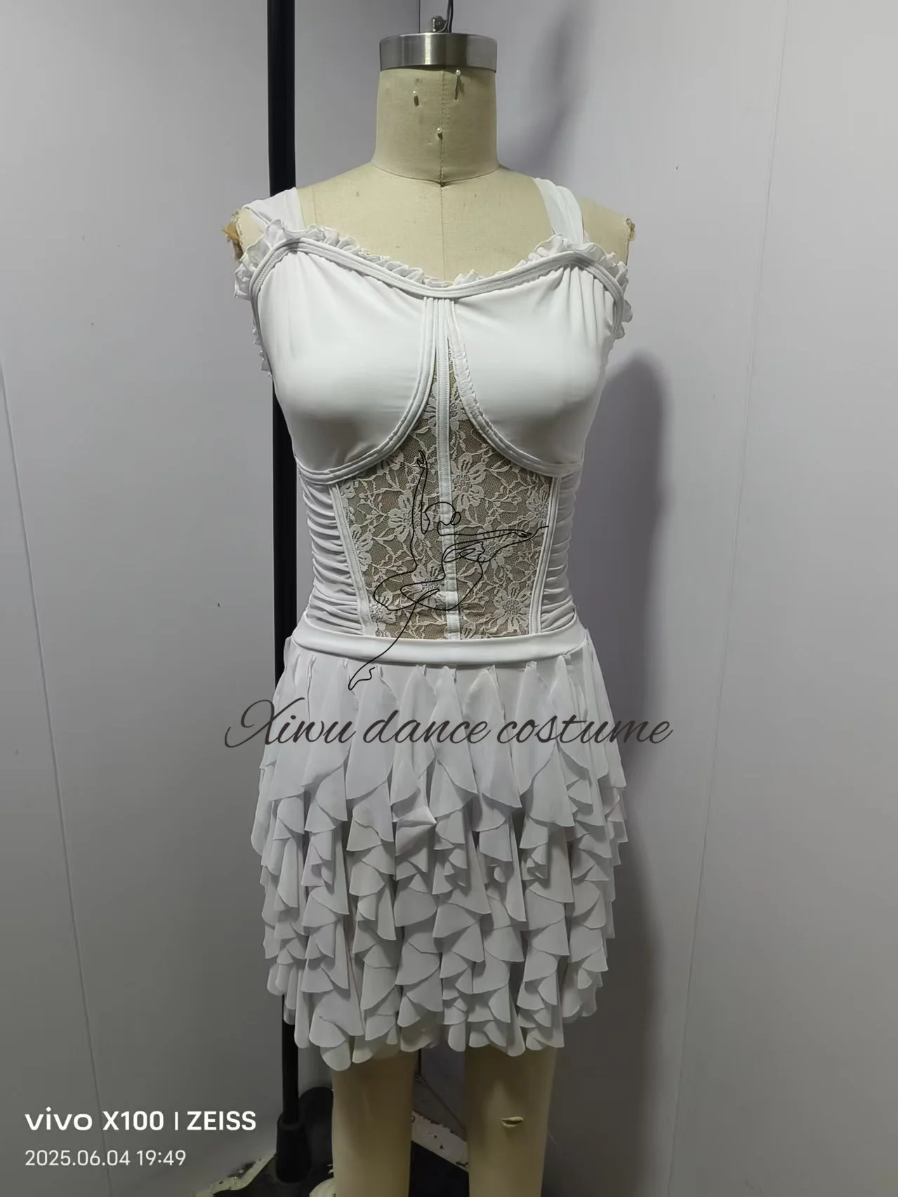 Customized sizes, customized colors, children's and girls' performance clothing, jazz clothing
Customized sizes, customized colors, children's and girls' performance clothing, jazz clothing