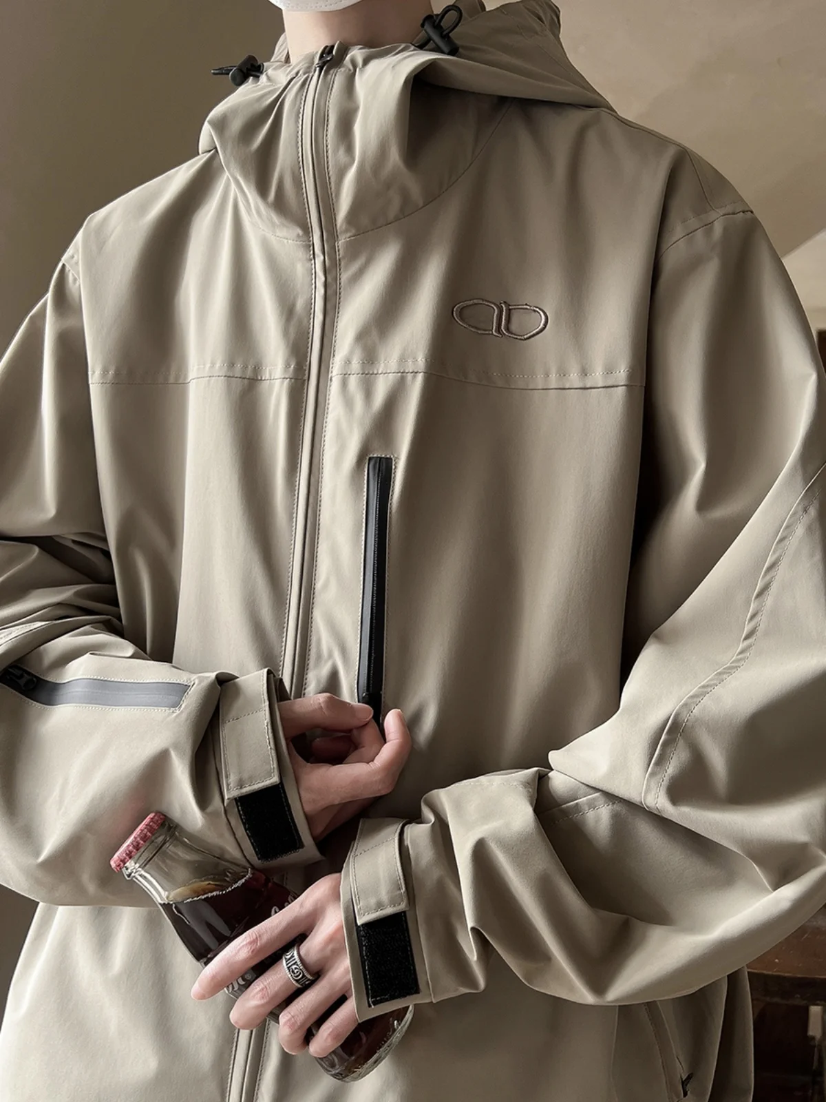 Мужская функциональная куртка American Functional Sle для весны и осени, в стиле ретро, для активного отдыха, больших размеров, для альпинизма, рабочая одежда, ветрозащитная, с длинными рукавами
Мужская функциональная куртка American Functional Sle для весны и осени, в стиле ретро, для активного отдыха, больших размеров, для альпинизма, рабочая одежда, ветрозащитная, с длинными рукавами