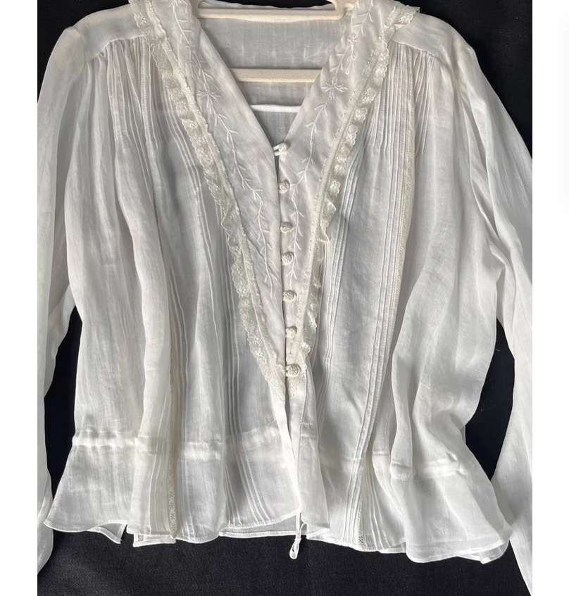 Ladies' Summer New French Shirt Freya Antique Heavy Industry Embroidery Navy Collar Splicing Faurecia Waist Shirt
Ladies' Summer New French Shirt Freya Antique Heavy Industry Embroidery Navy Collar Splicing Faurecia Waist Shirt