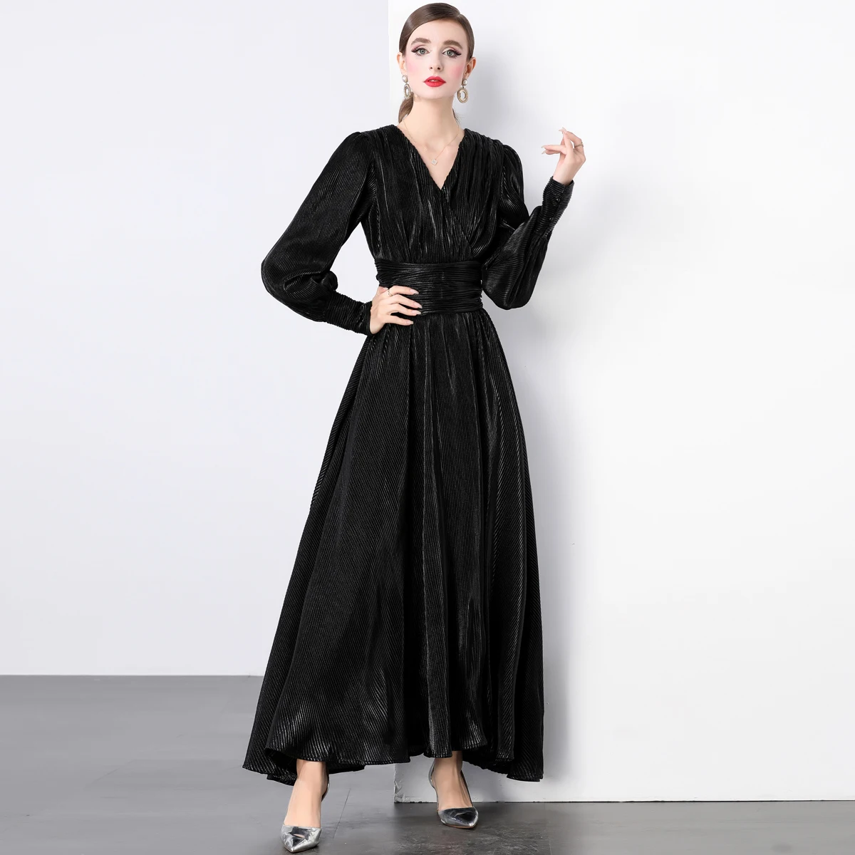 European Fashion Vintage Sexy V Neck Long Dress Women Long Sleeve High Waist Golden Slim Midi Dress Elegant Party Vestidos G808
European Fashion Vintage Sexy V Neck Long Dress Women Long Sleeve High Waist Golden Slim Midi Dress Elegant Party Vestidos G808